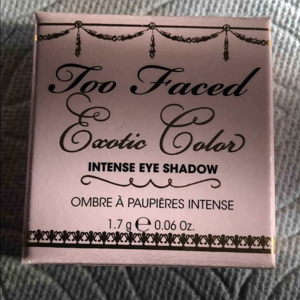 Eye shadow by too faced the color is light green